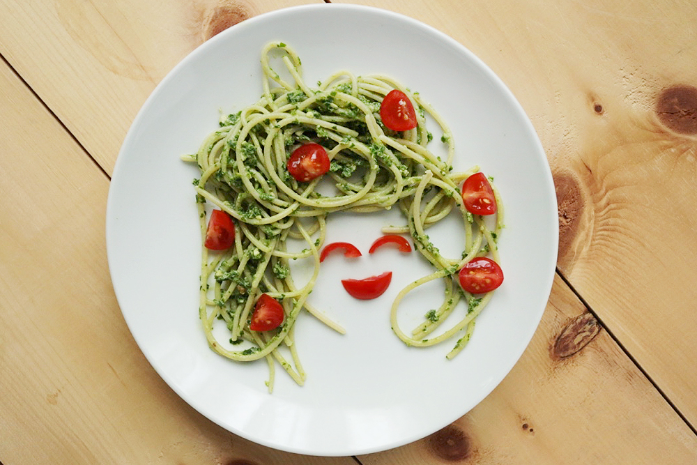 Healthy Family-Friendly Meals and Snacks: Spaghetti with Roasted Tomatoes & Pesto