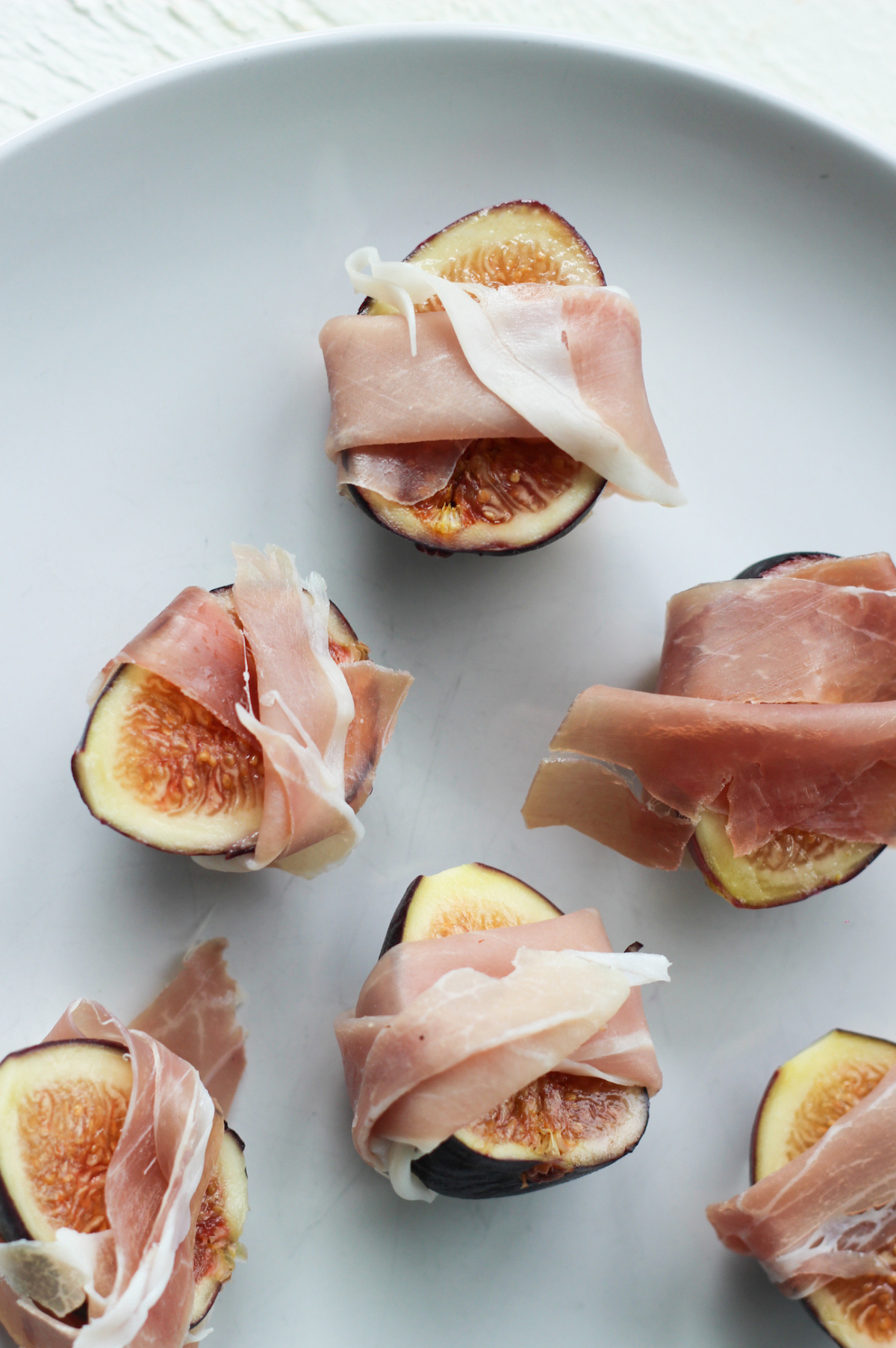 20 Easy Snacks to Add to Your Client's Next Meal Plan: figs and prosciutto