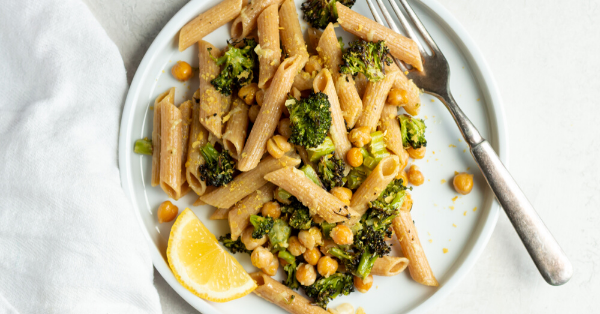 20 Healthy Meals to Make with Non-Perishable Foods: Garlicky Broccoli & Chickpea Pasta