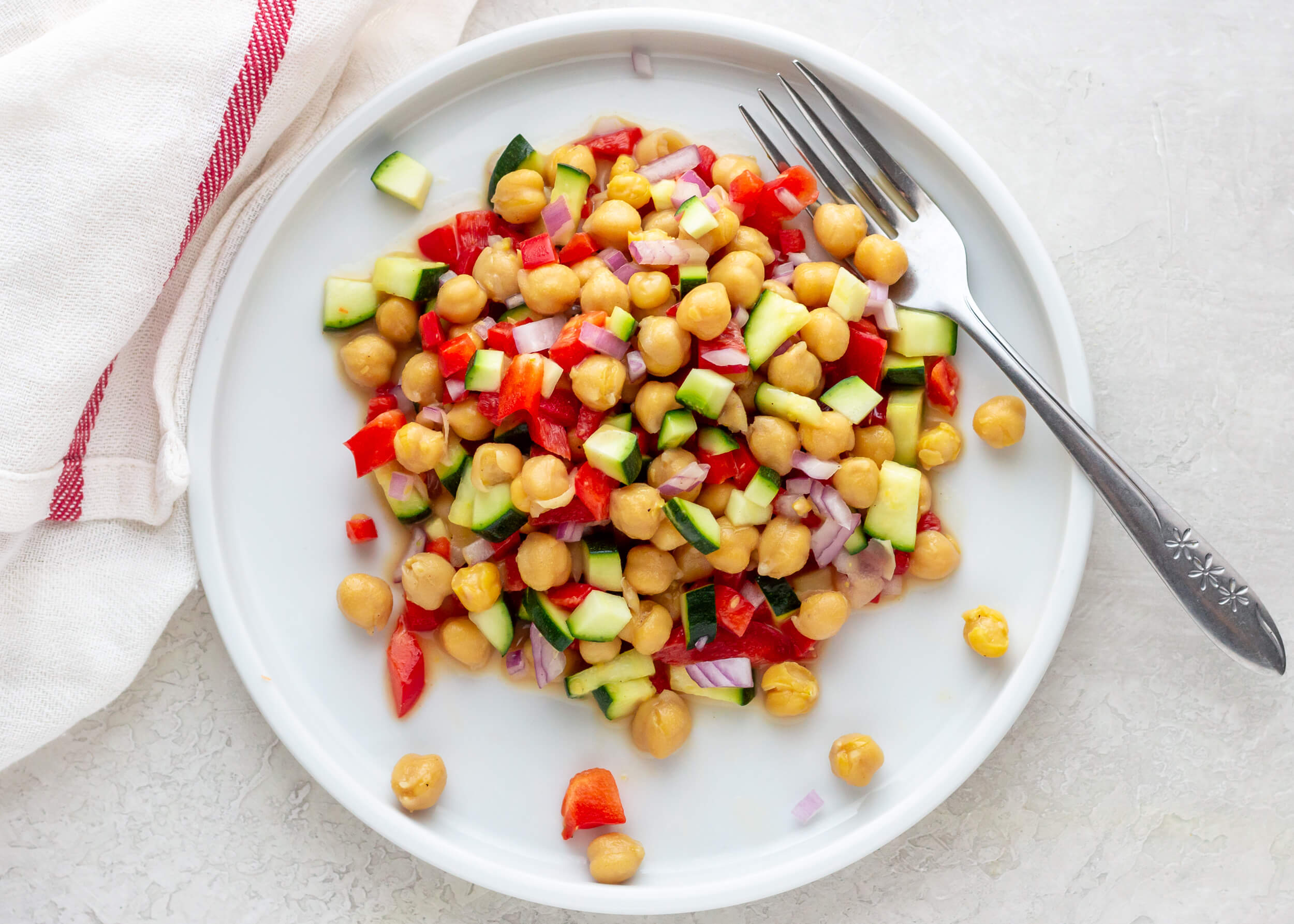 20 Healthy Meals to Help Your Clients Eat Healthy on a Tight Budget: Lemon Maple Chickpea Salad