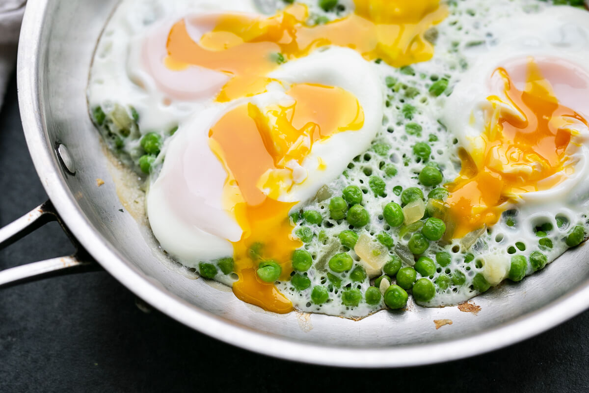 20 Healthy Meals to Help Your Clients Eat Healthy on a Tight Budget: Warm Peas with Eggs