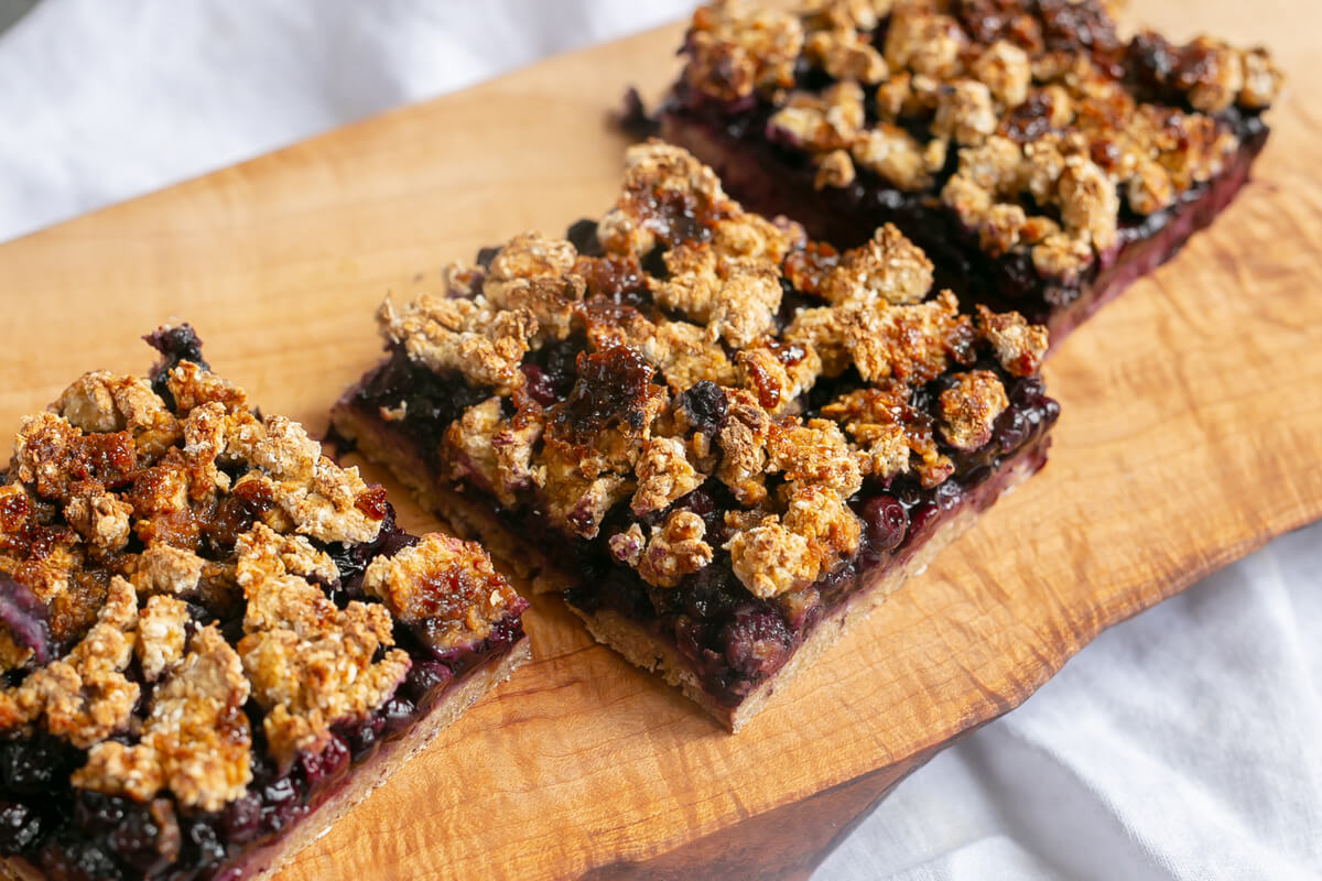 20 Low-Fat Oil-Free Meals Your Clients Will Love: Blueberry Breakfast Bars