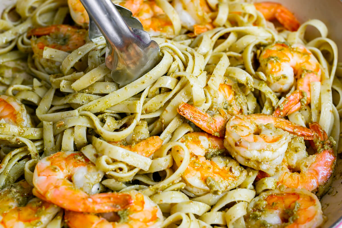 5 Ingredient Meal Ideas Your Clients Will Love: Pesto Shrimp Pasta