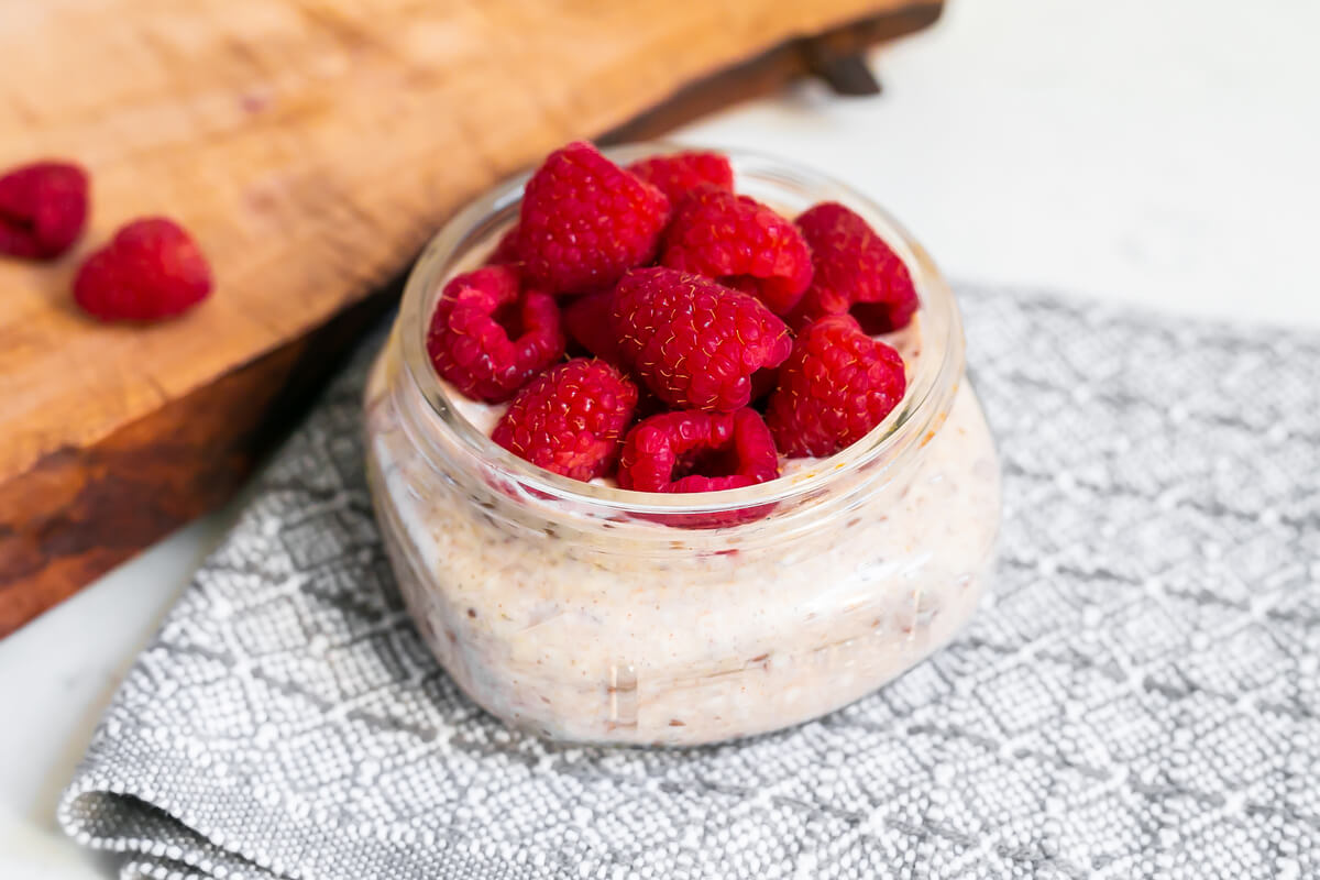 5 Ingredient Meal Ideas Your Clients Will Love: Raspberry Overnight Oats