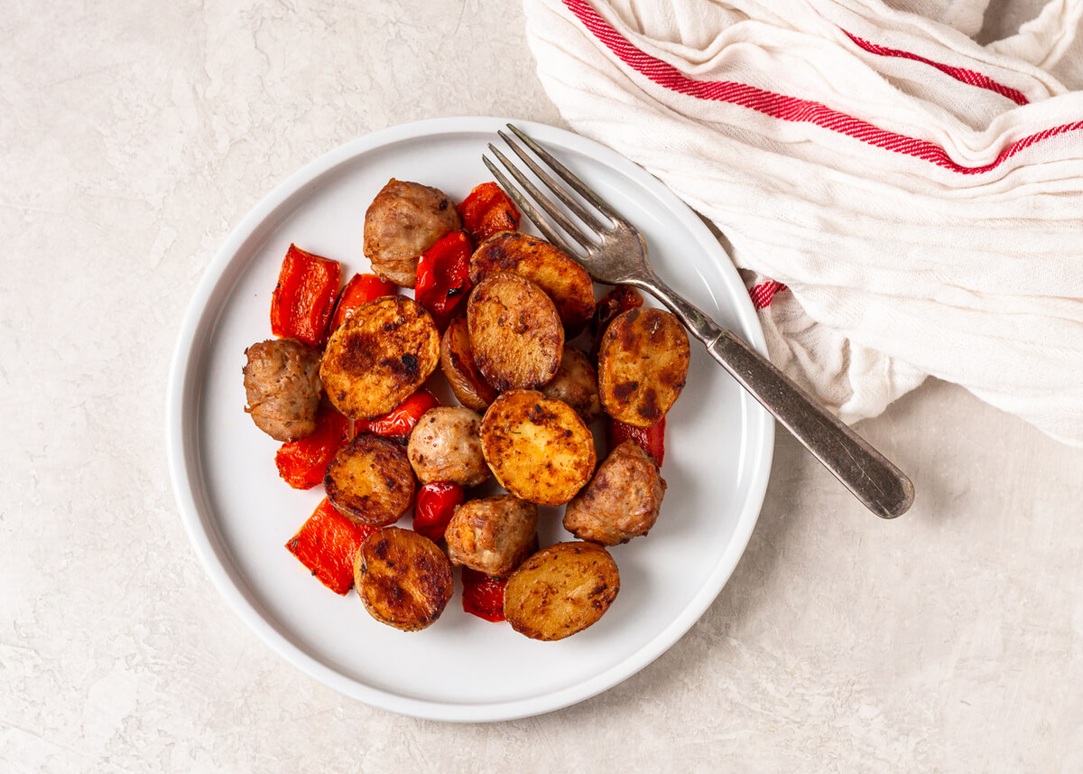 20 Simple Meals to Help Your Clients Hit Their Macros: One Pan Sausage, Potatoes & Peppers