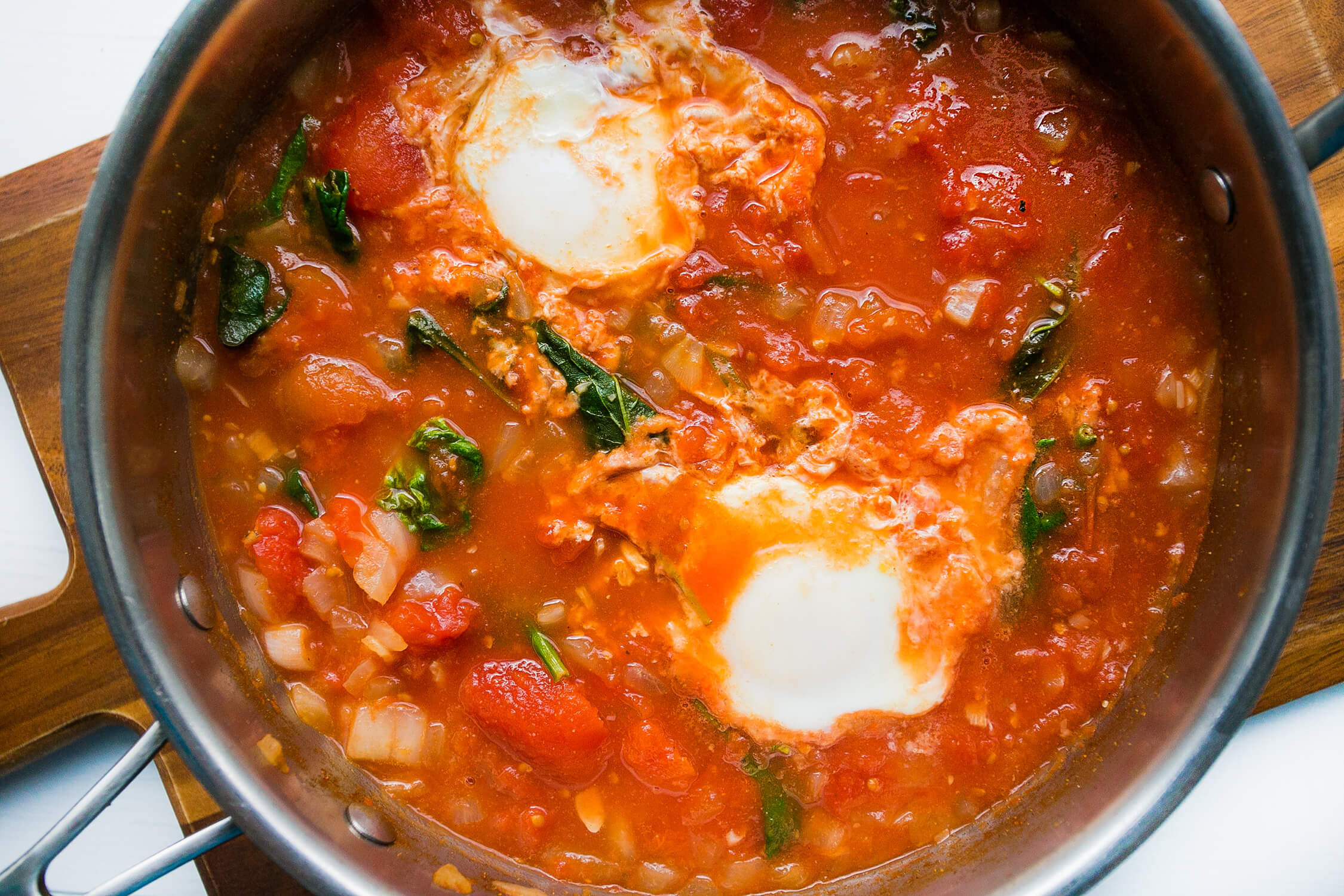 21 One Pan Meal Ideas Your Clients Will Love: Tomato Shakshuka
