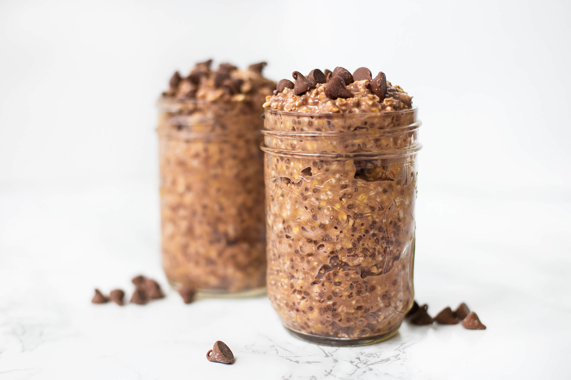 How a Gut Health Expert Meal Plans for Clients: Peanut Butter Cup Overnight Oats