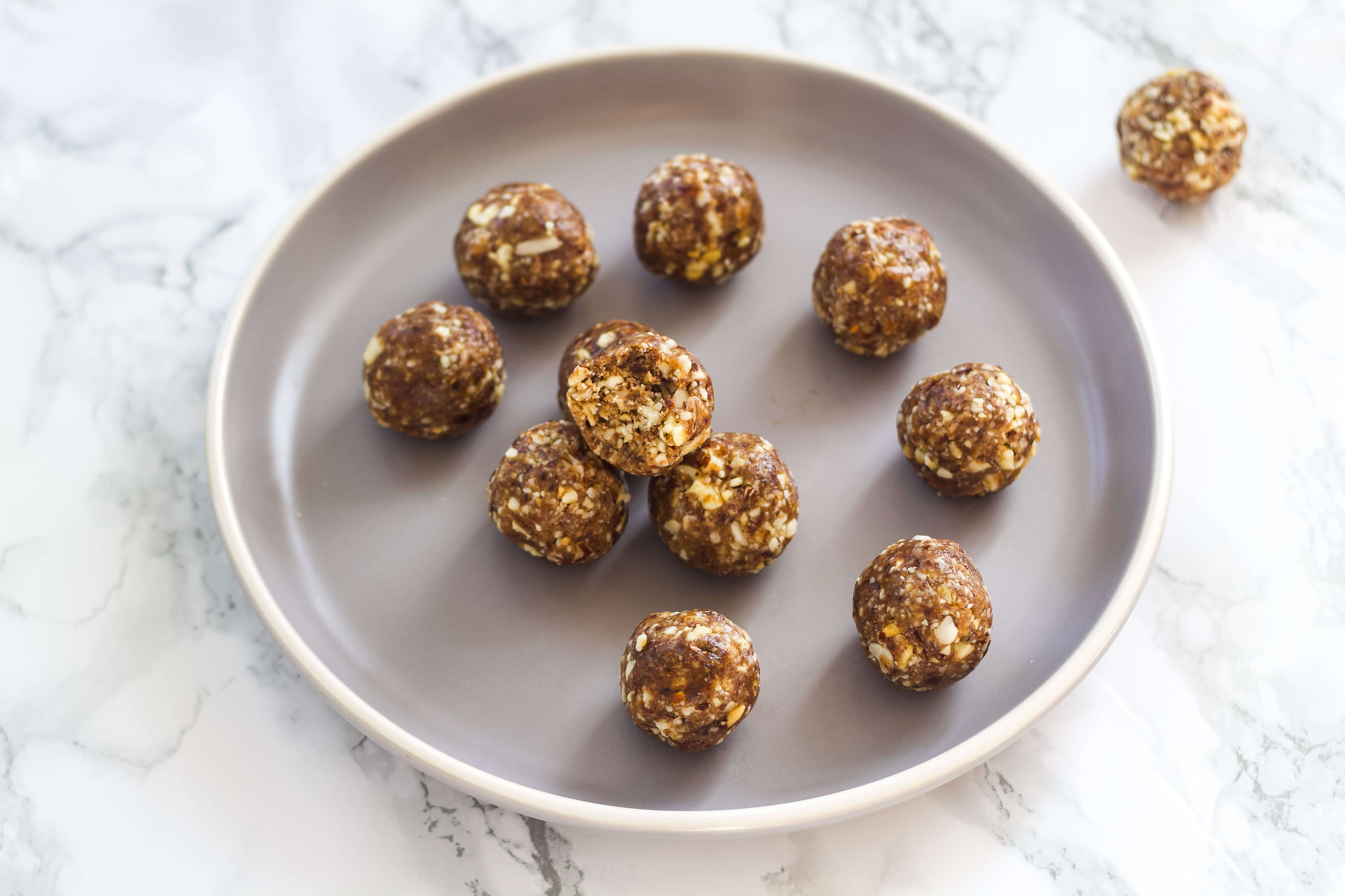 20 Specific Carbohydrate Diet Meals to Help Clients With Inflammatory Bowel Disease: Cinnamon Ginger Energy Balls