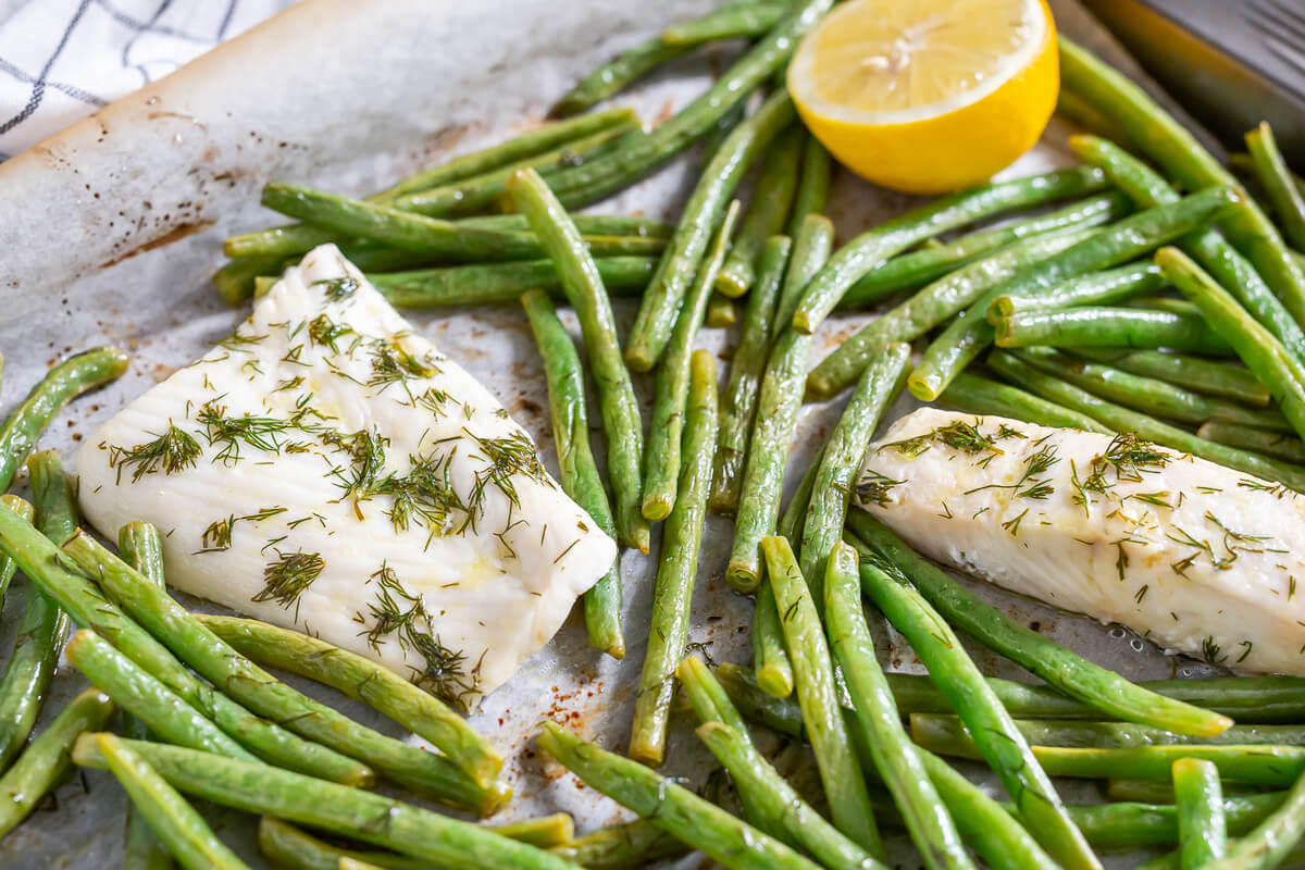 20 Specific Carbohydrate Diet Meals to Help Clients With Inflammatory Bowel Disease: One Pan Halibut & Green Beans