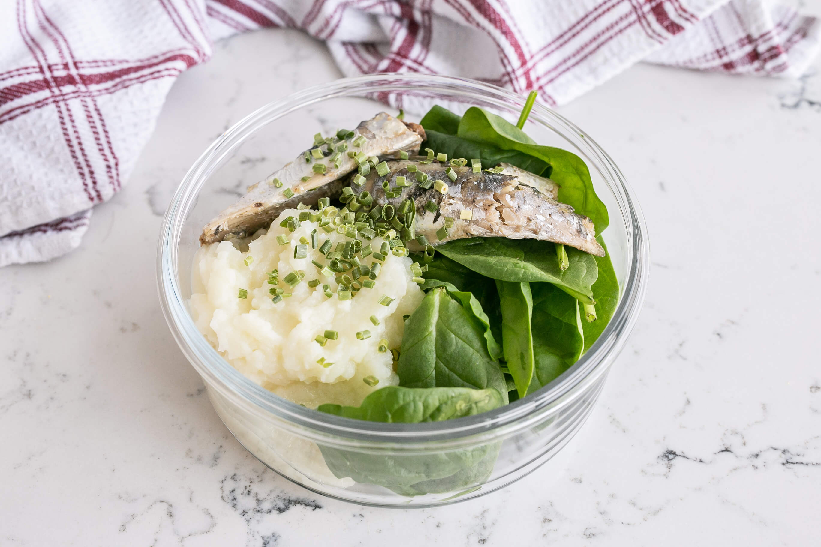 20 Specific Carbohydrate Diet Meals to Help Clients With Inflammatory Bowel Disease: Sardines & Mashed Cauliflower with Spinach