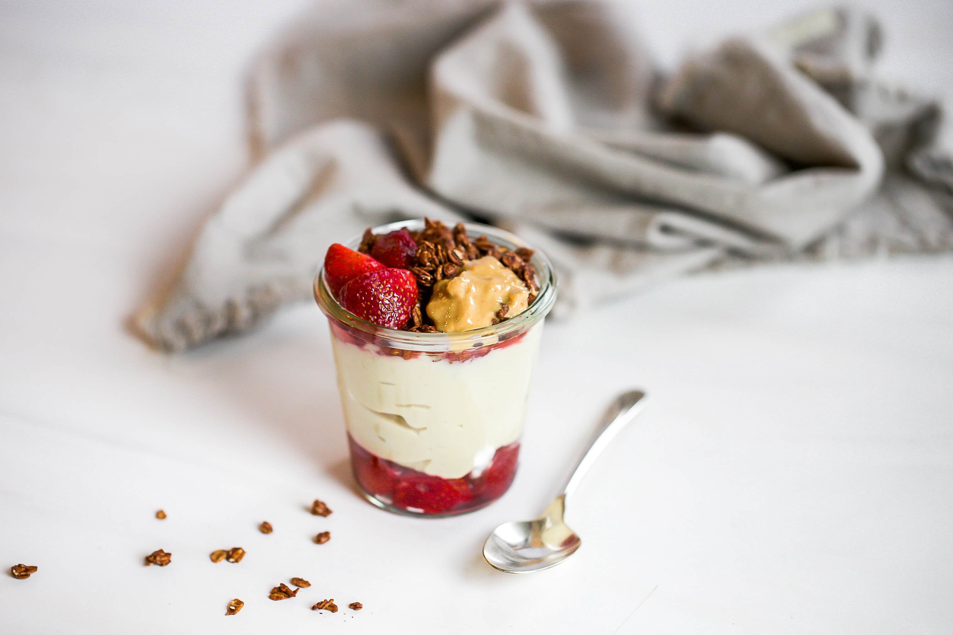 Gain Muscle or Lose Fat with Kelly McKinnon: Vanilla Protein Yogurt Parfait