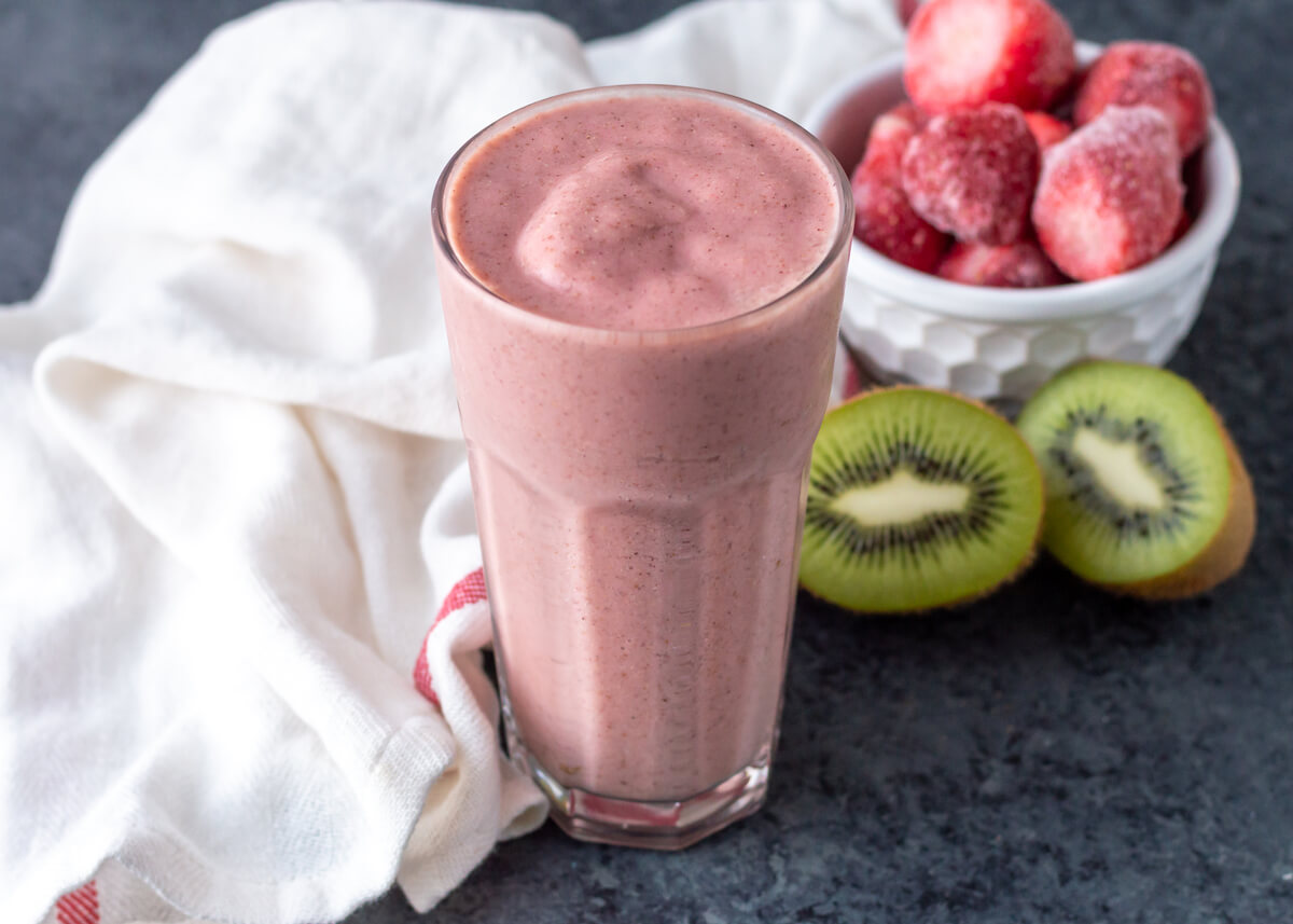 20 Meals to Help Clients Manage Gastroesophageal Reflux Disease (GERD):Strawberry Kiwi Tropical Smoothie
