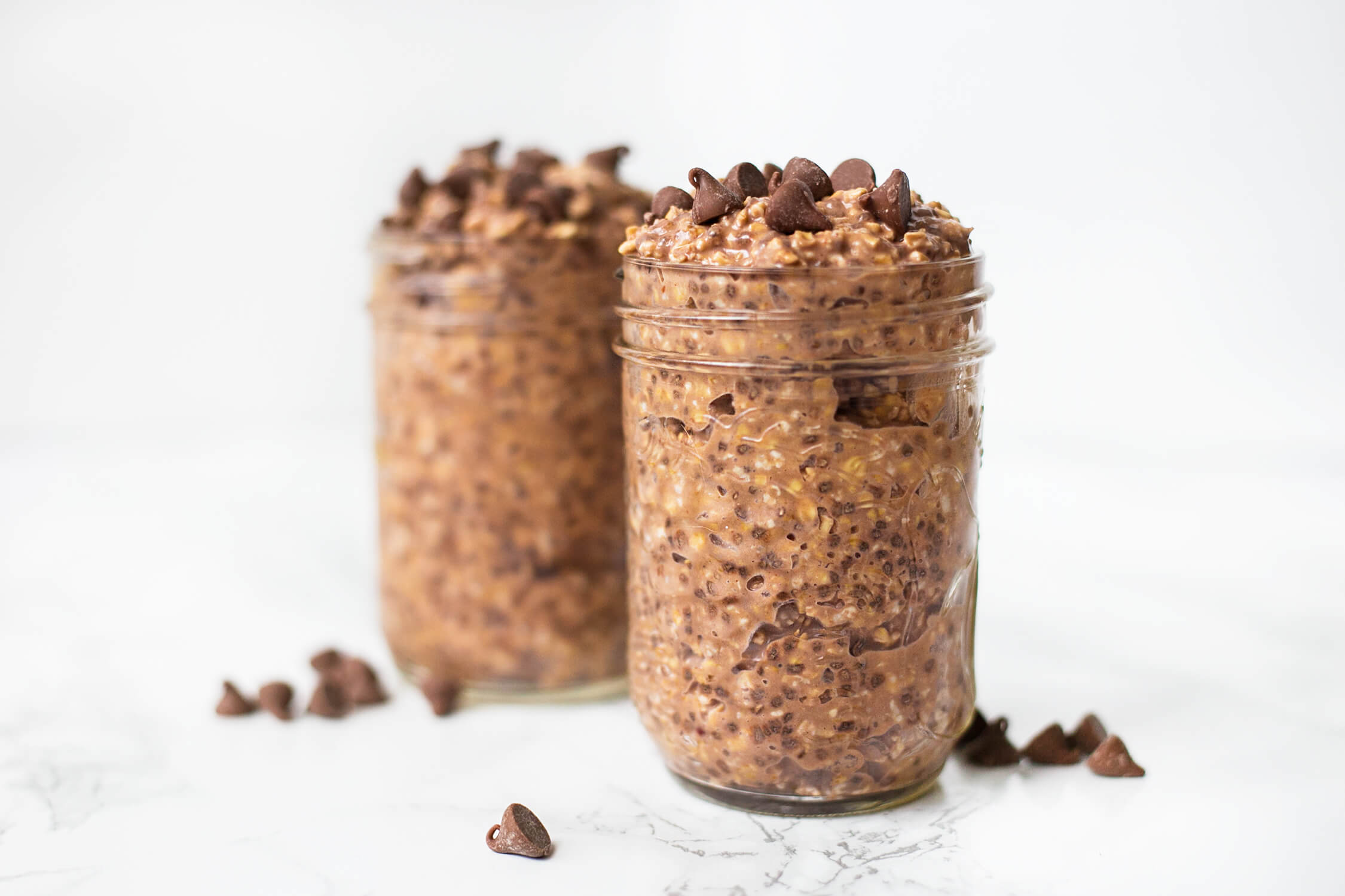 Gain Muscle or Lose Fat with Kelly McKinnon: Peanut Butter Cup Overnight Oats