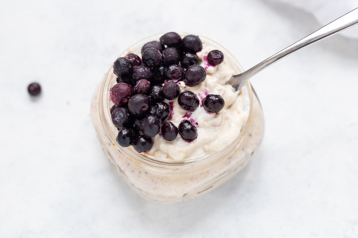 20 Meal Ideas to Support Your Clients Oral Health:Protein Overnight Oats with Blueberries