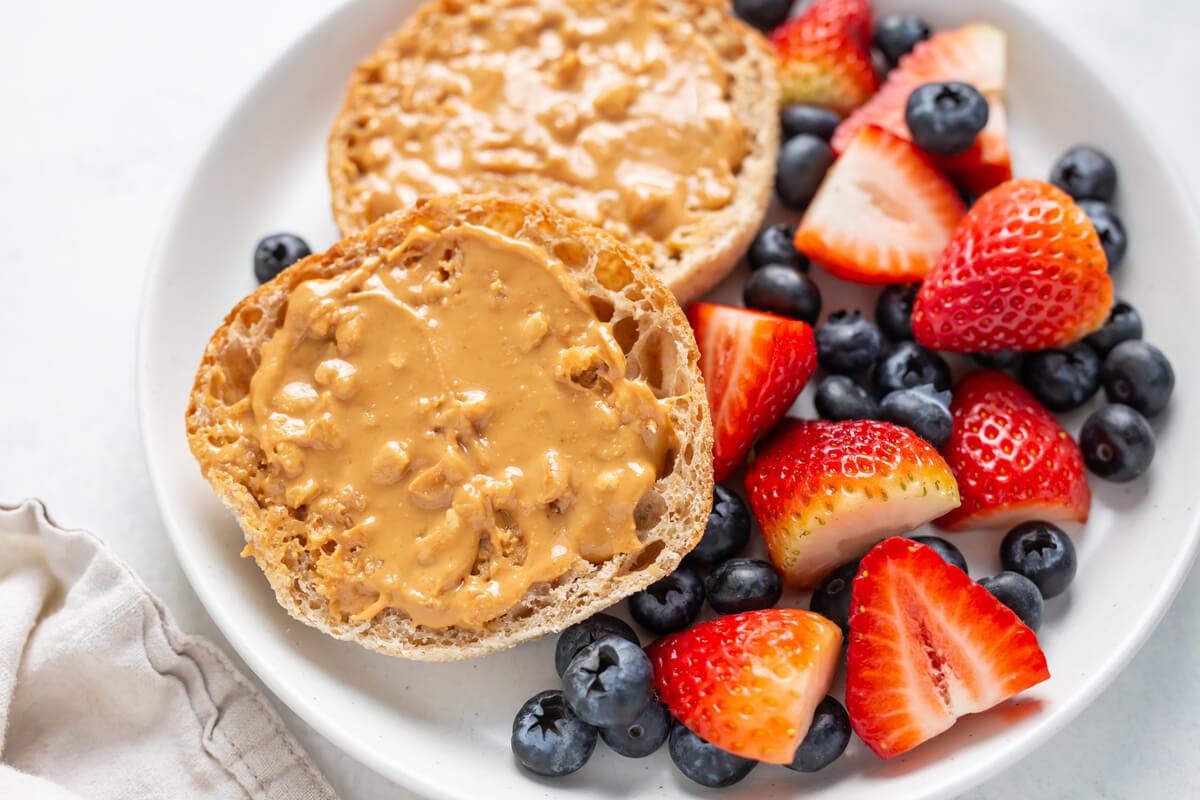 20 Meal Ideas to Support Student-Athletes: English Muffin with Peanut Butter & Berries