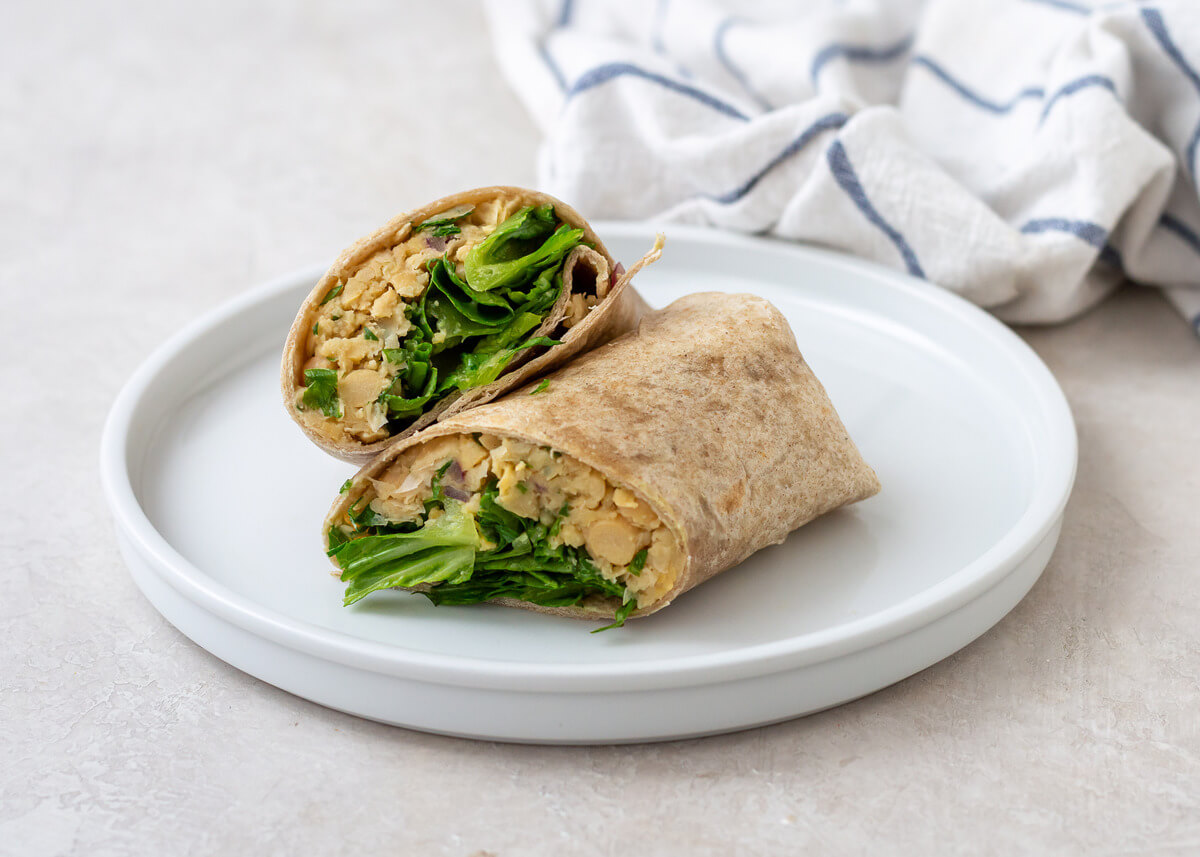 https://blog.thatcleanlife.com/content/images/2021/05/Smashed_Chickpea_Salad_Wrap.jpg