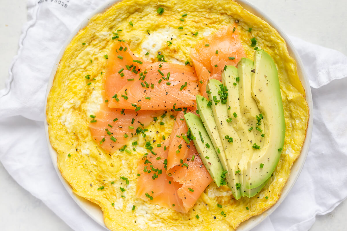 20 Low Oxalate Meals Your Clients Will Love: Avocado & Smoked Salmon Omelette