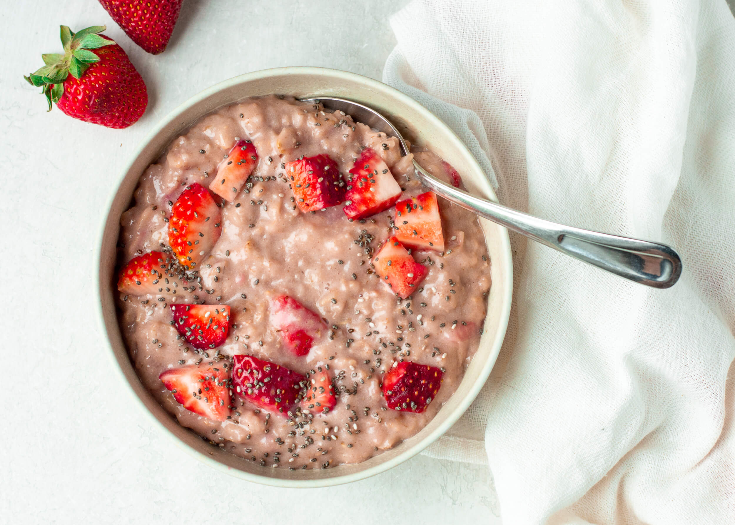 20 Meal Ideas to Help Clients Manage Arthritis: Strawberries & Cream Oats